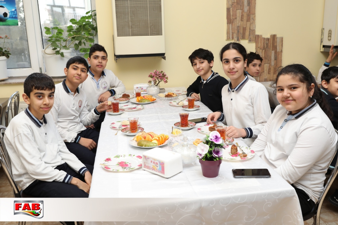 143 №-li məktəbin şagirdləri FAB Boyada