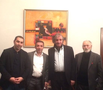 Fab Boya və Kimya Sənayesi MMC-nin Təsisçisi Anar Əliyev və Baş direktor Kənan Məhərrəmov tanınmış rəssam Nəğdəli Xəlilovun fərdi sərgisində iştirak ediblər.